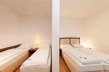 Garner By Ihg Отель Вена